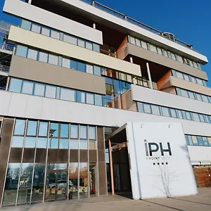 New Ipoint Szálloda